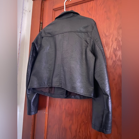 Leather Jacket! - Picture 2 of 2